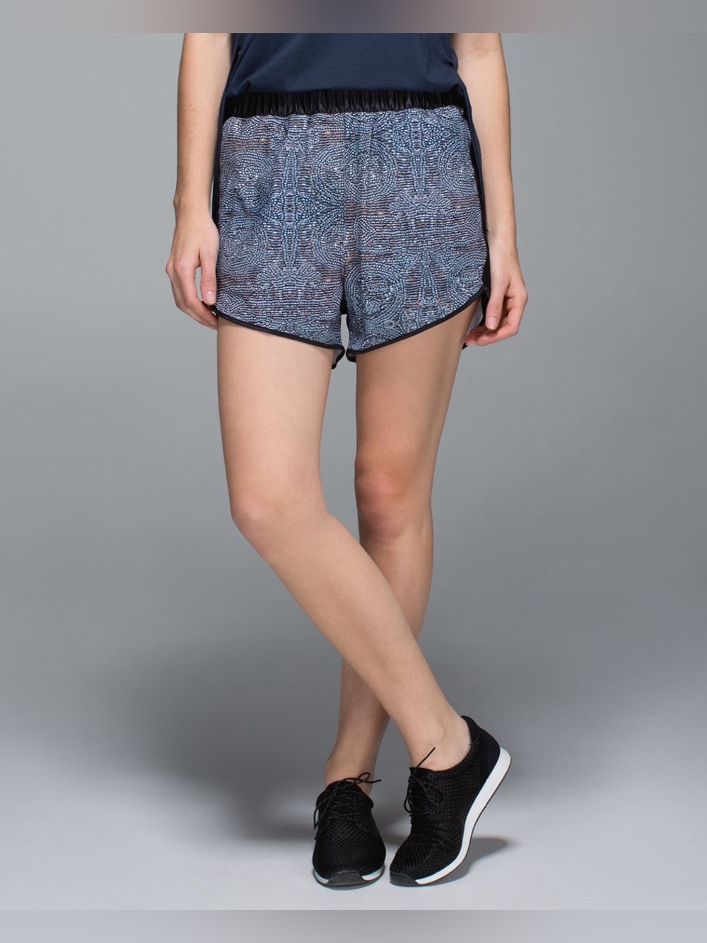 Lululemon Rise & Shine Boxer Size 6